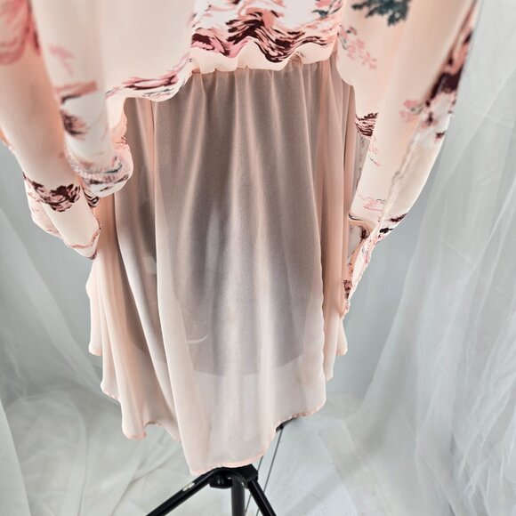 725-30 Torrid Blush Pink Floral Chiffon Sharkbite Tunic Cami Size 2 18/20 - Picture 11 of 14